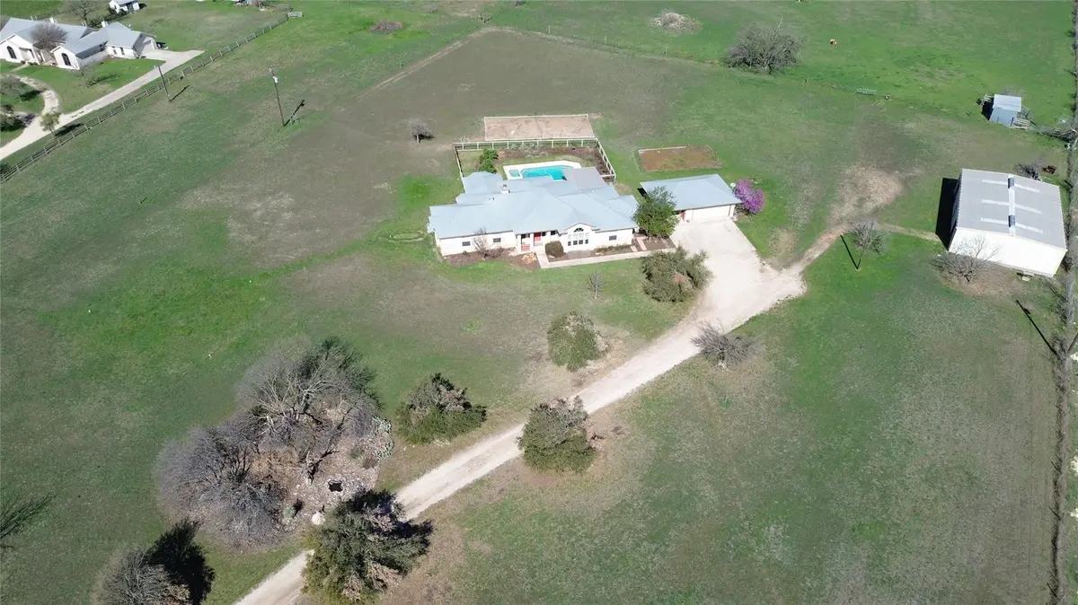 400 Hyview LN, Hutto, TX 78634