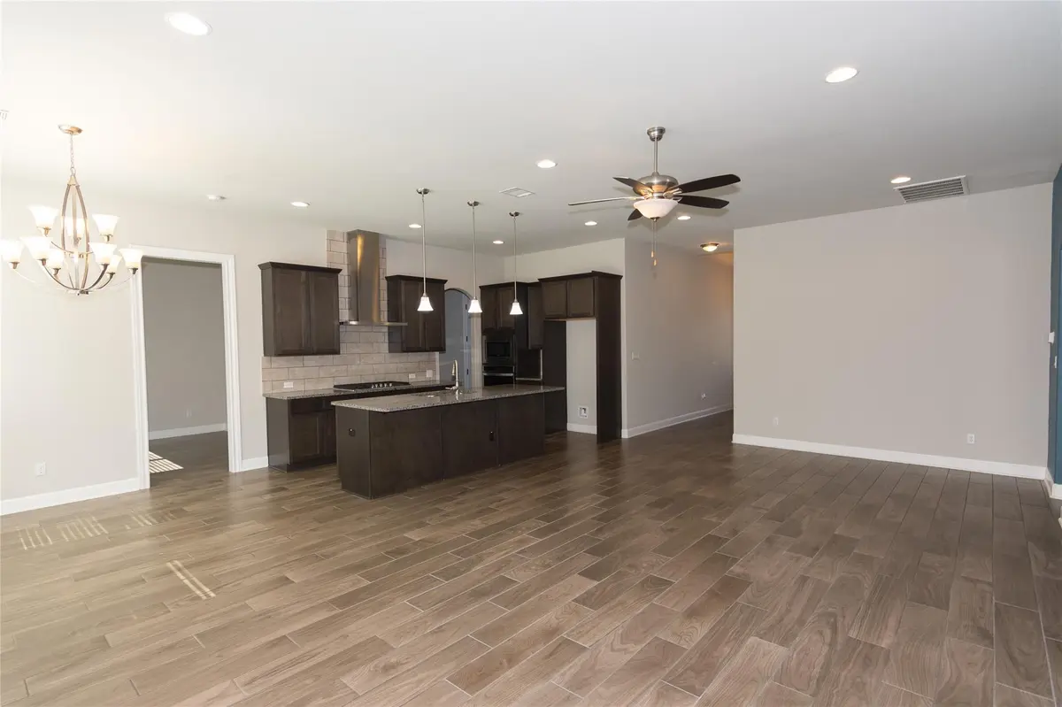 4733 Collins ST, Round Rock, TX 78681