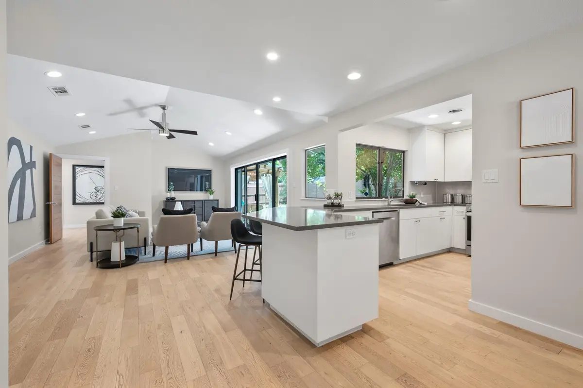 2611 East Side DR, Austin, TX 78704