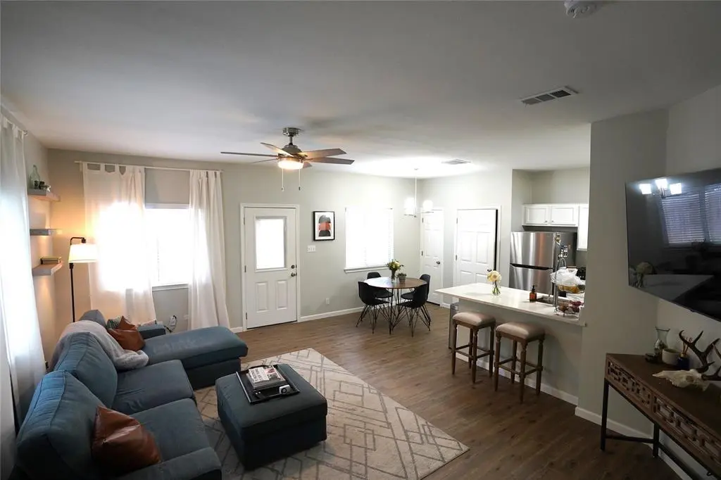 1700 Constantino CIR #A, Austin, TX 78745
