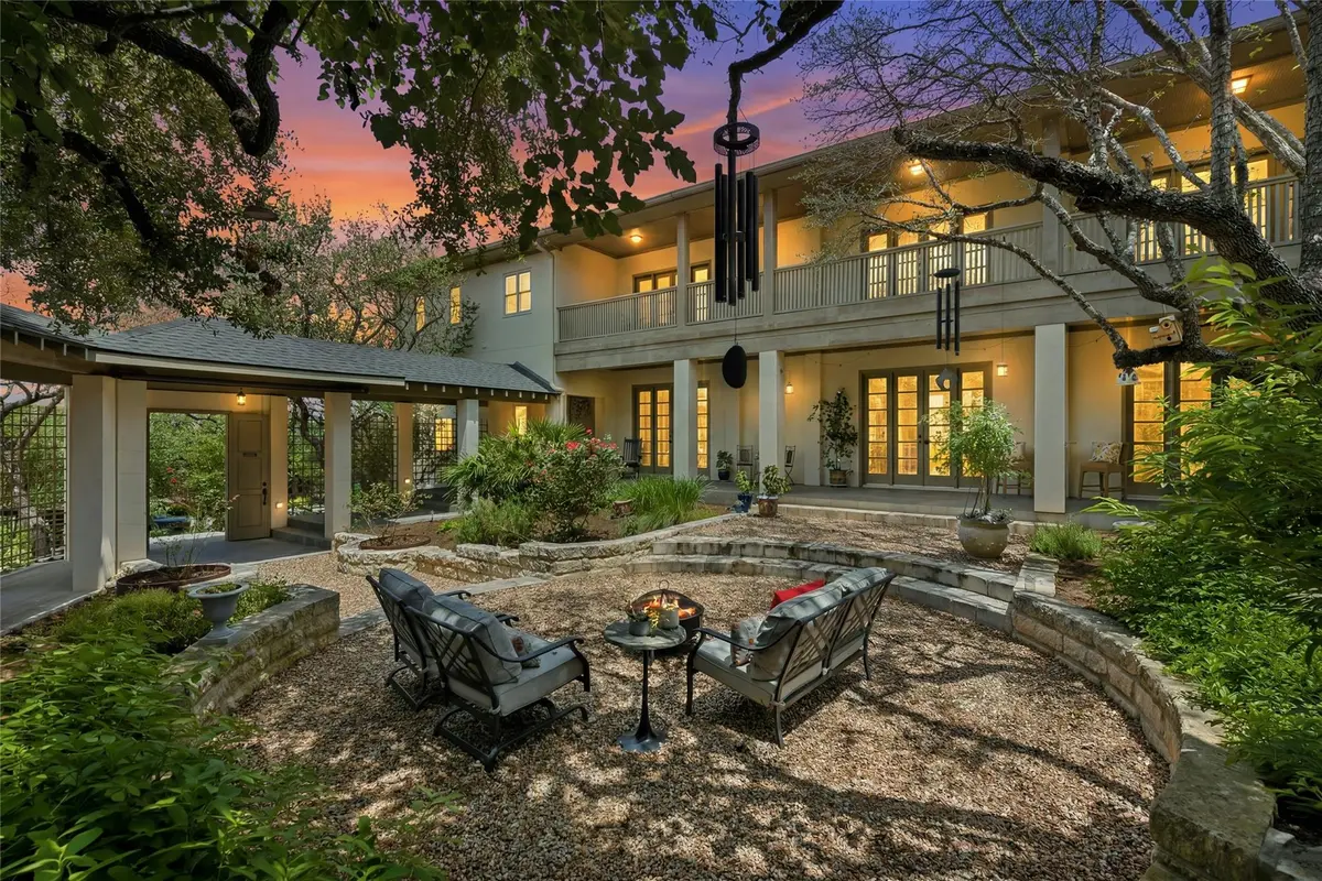 304 Nautilus Ave, Lakeway, TX 78738