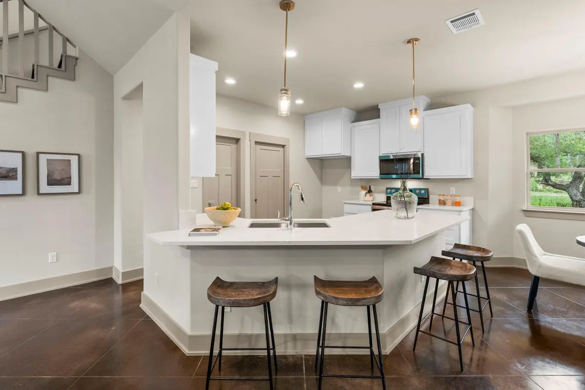 112 Twin Creek CIR, Dripping Springs, TX 78620