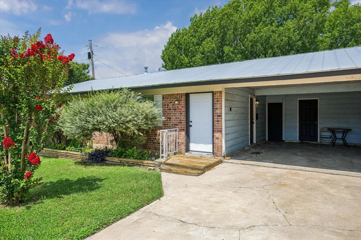 500 S 2nd ST #B, Pflugerville, TX 78660