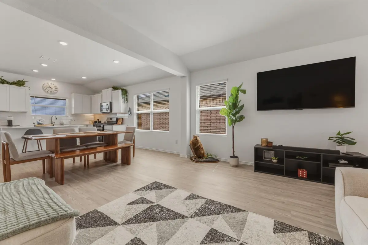 185 Sormonne LOOP, Kyle, TX 78640