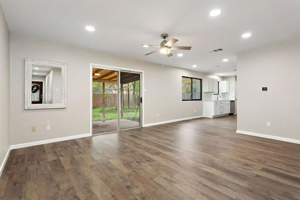 1905 Farnswood DR, Round Rock, TX 78664