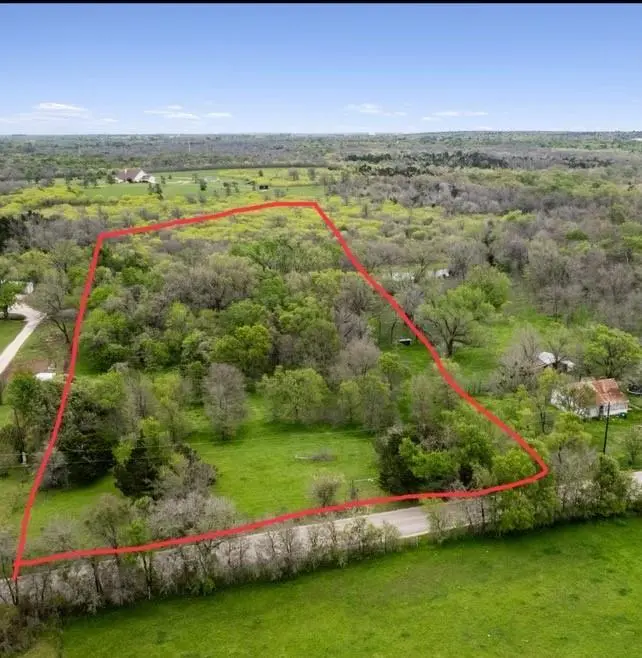 266 Beaver RD, Elgin, TX 78621