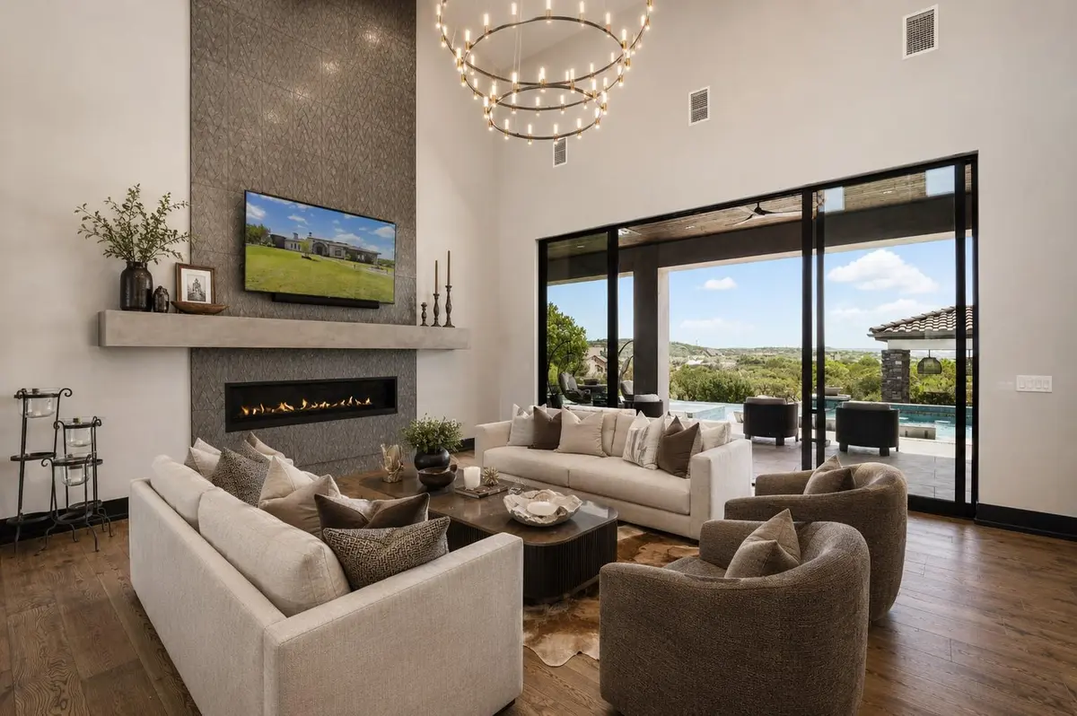 19204 Secretariat PL, Spicewood, TX 78669