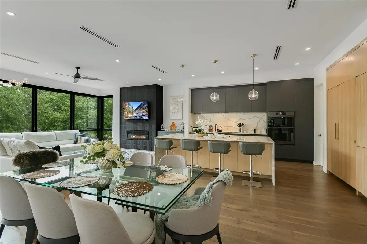 2004 Rue De St Tropez, Austin, TX 78746