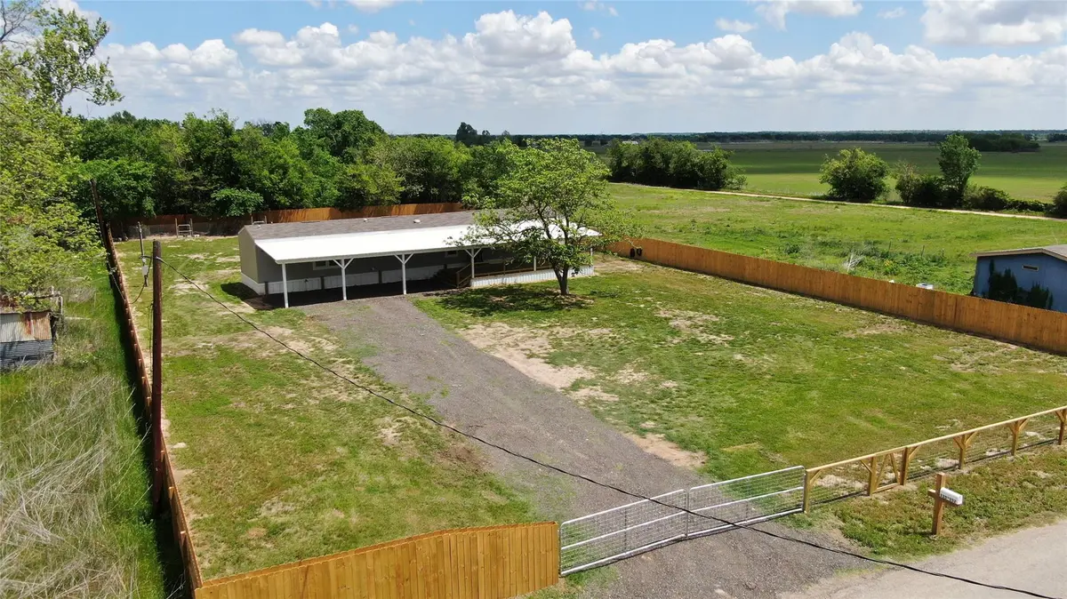 335 County Road 352, Gause, TX 77857