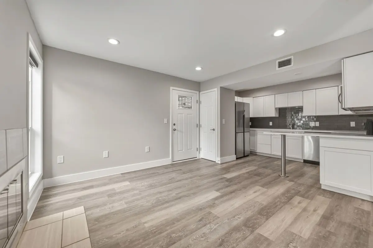 935 La Posada DR #144, Austin, TX 78752