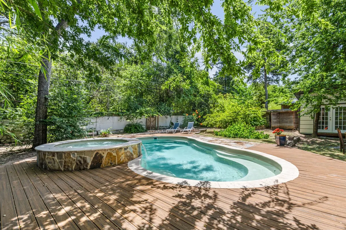 1208 Fairwood RD, Austin, TX 78722