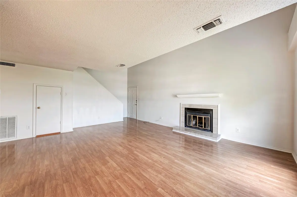 2401 Leon ST #300, Austin, TX 78705
