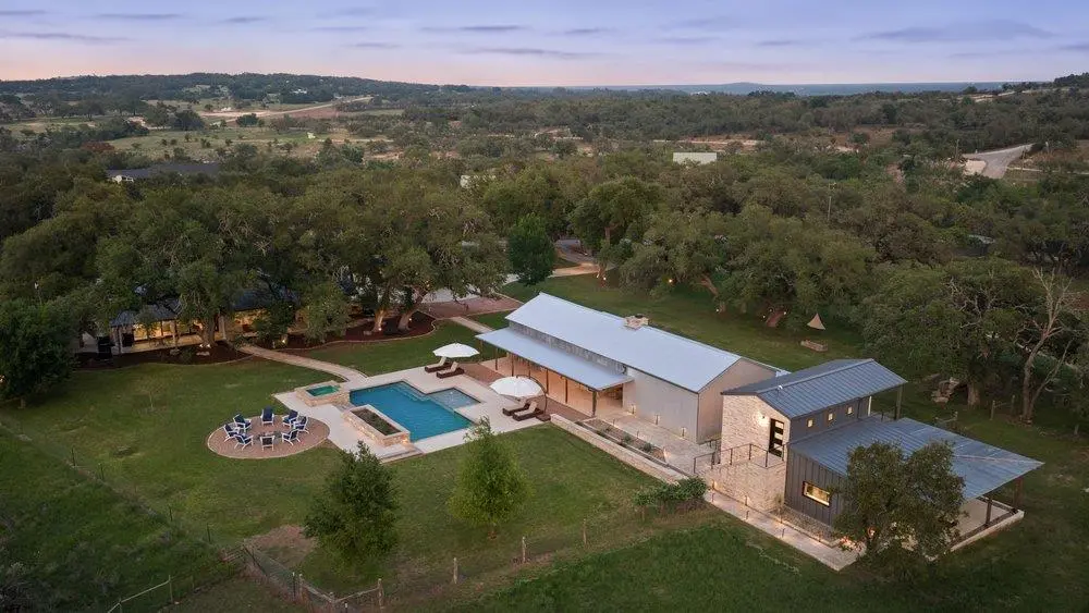 1900 Pursley RD, Dripping Springs, TX 78620