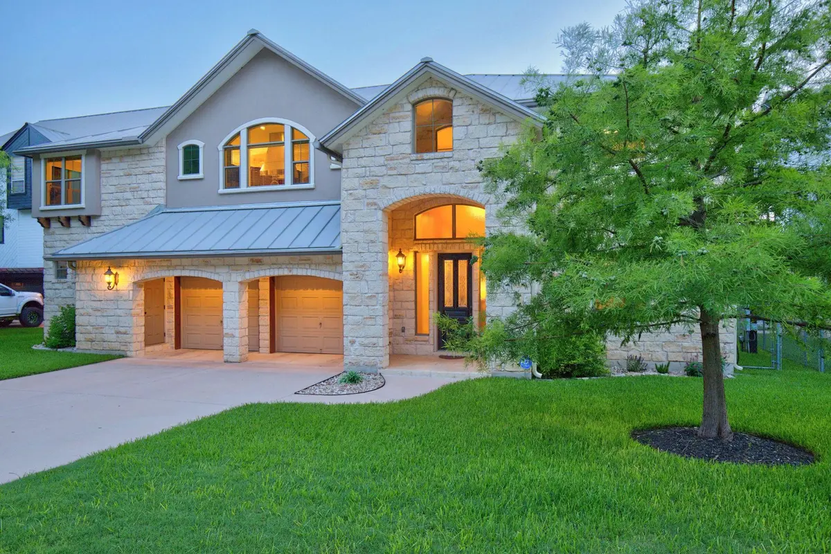 814 Scenic LOOP, Kingsland, TX 78639