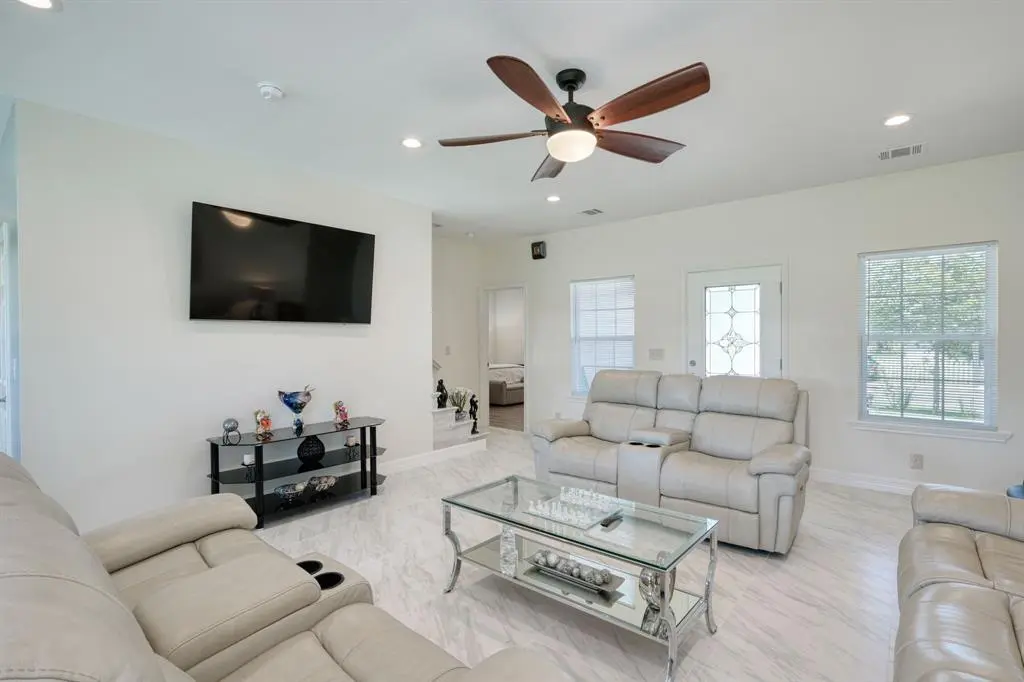 2409 Pecan ST, Bastrop, TX 78602
