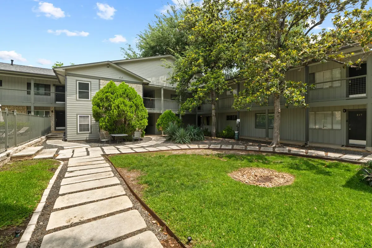 2303 East Side DR #211, Austin, TX 78704