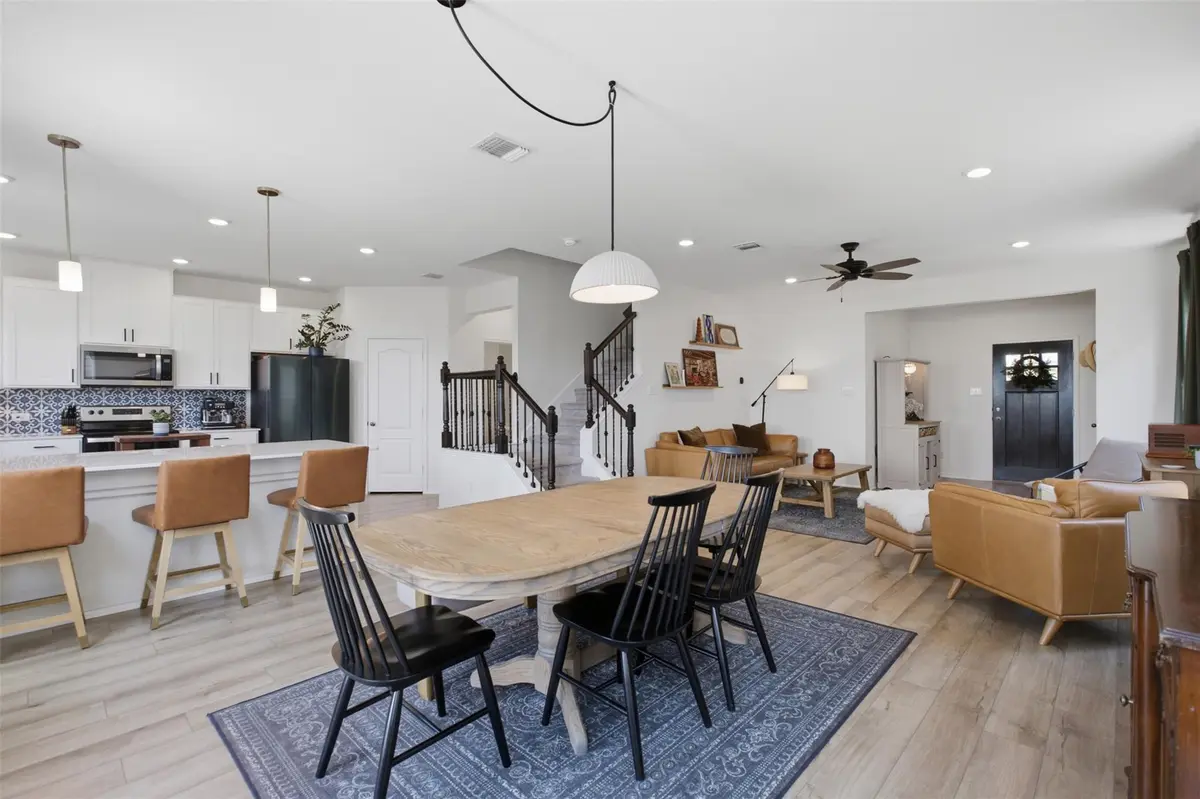 110 Sweet Autumn DR, Georgetown, TX 78626