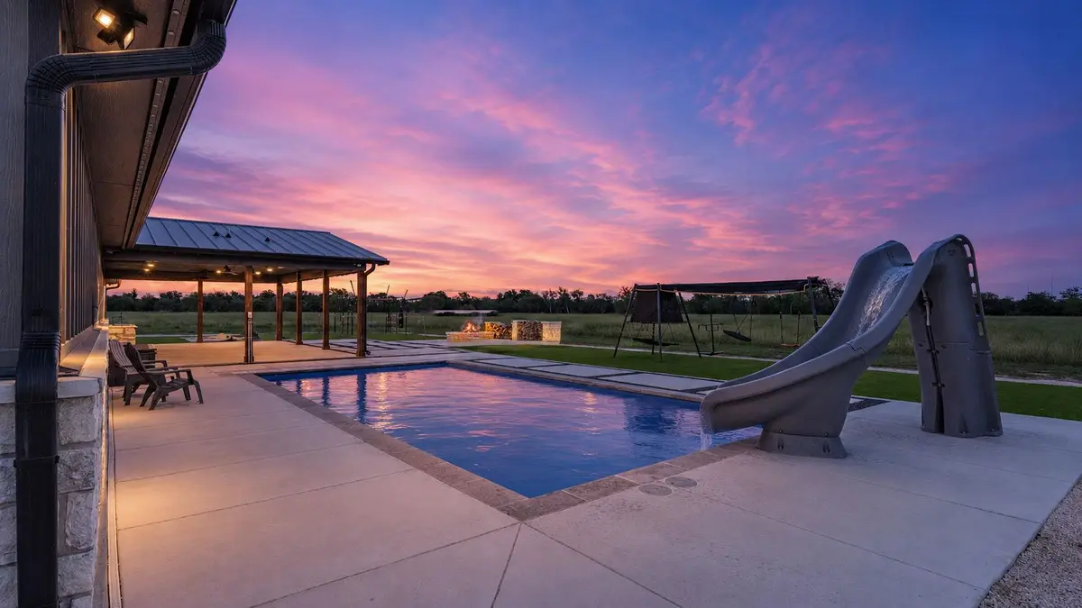 2676 Post RD #A & B, San Marcos, TX 78666