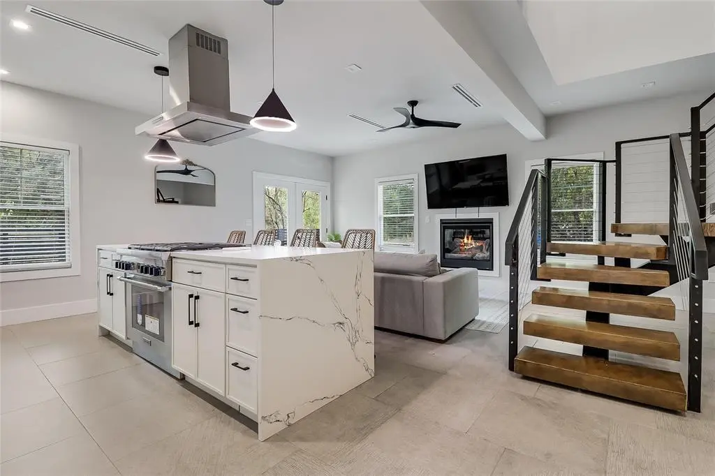 1109 W Annie ST, Austin, TX 78704