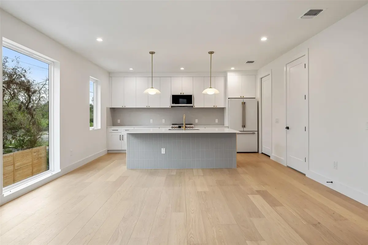 732 Springdale RD #A, Austin, TX 78702
