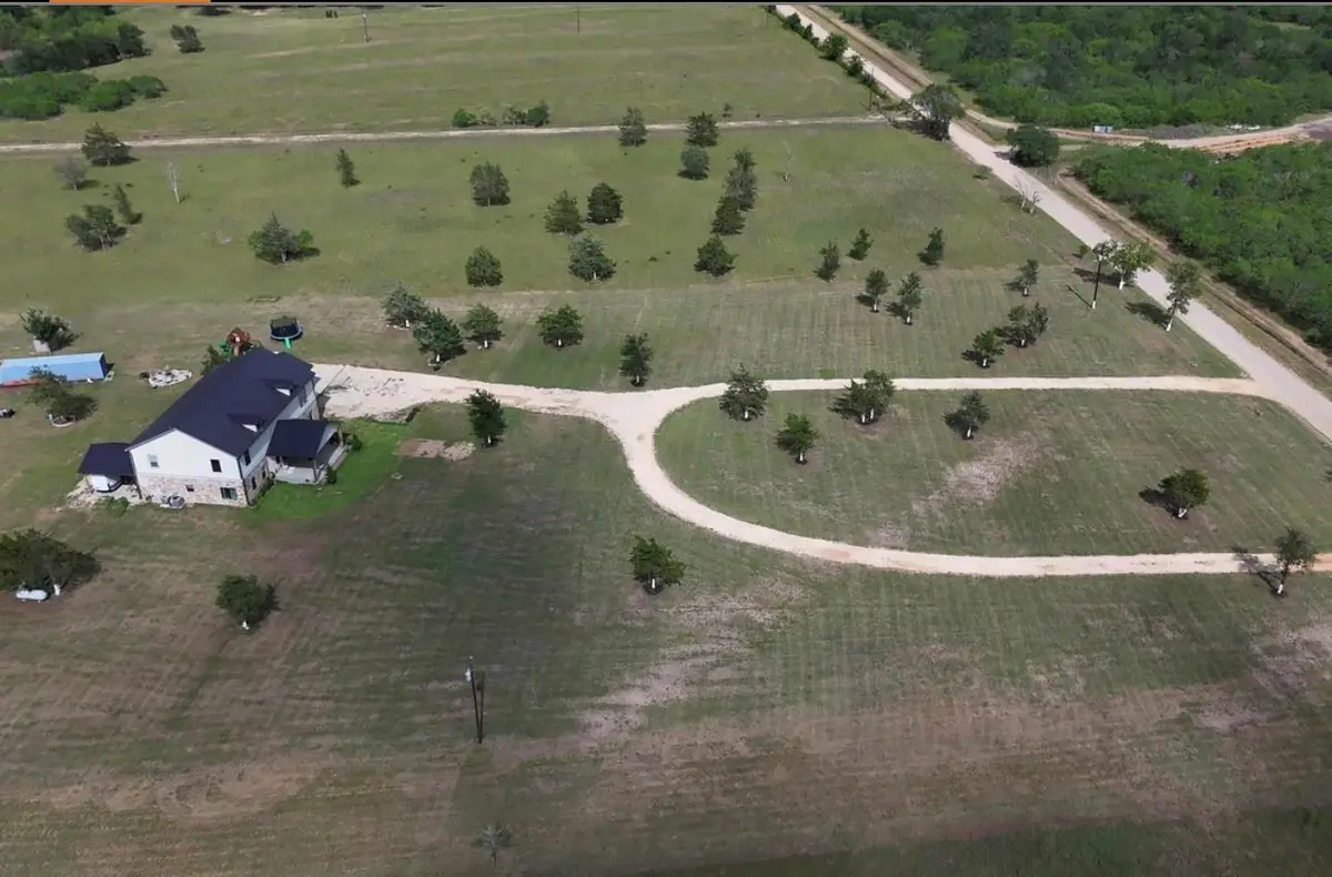 626 Sparta Field RD, Waelder, TX 78959