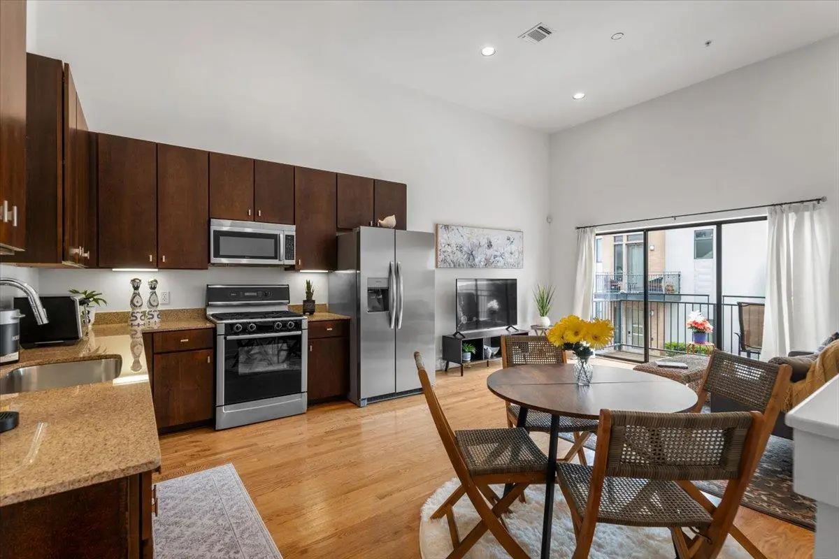 6000 S Congress Ave #124, Austin, TX 78745