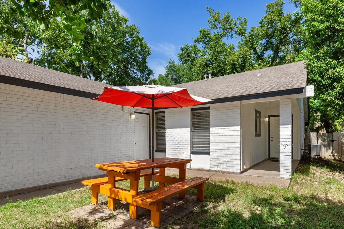 2311 Burleson RD #B, Austin, TX 78741