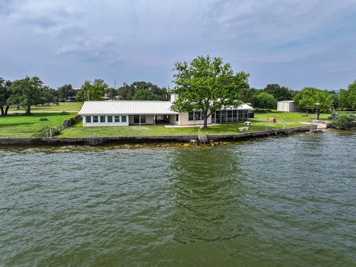 736 W Lakecrest DR, Bluffton, TX 78607