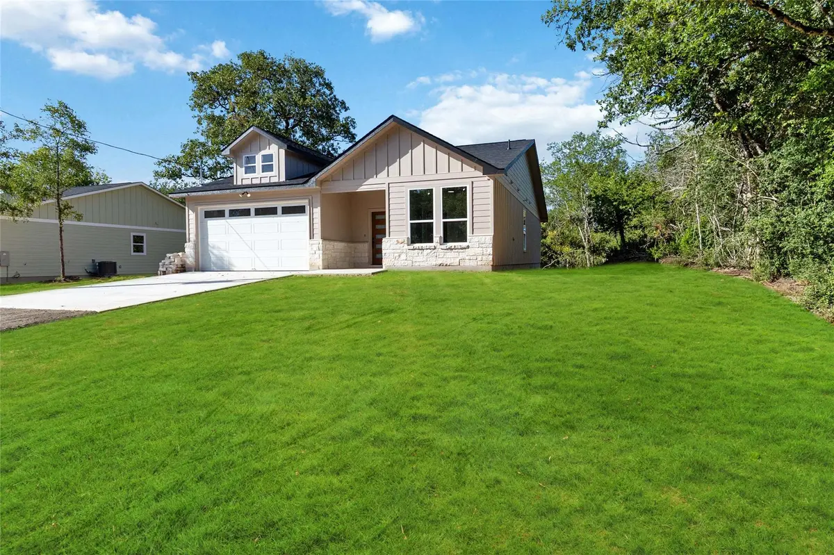 150 Palikea CT, Bastrop, TX 78602
