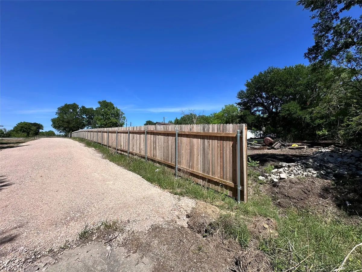 430 W Parsons ST, Manor, TX 78653