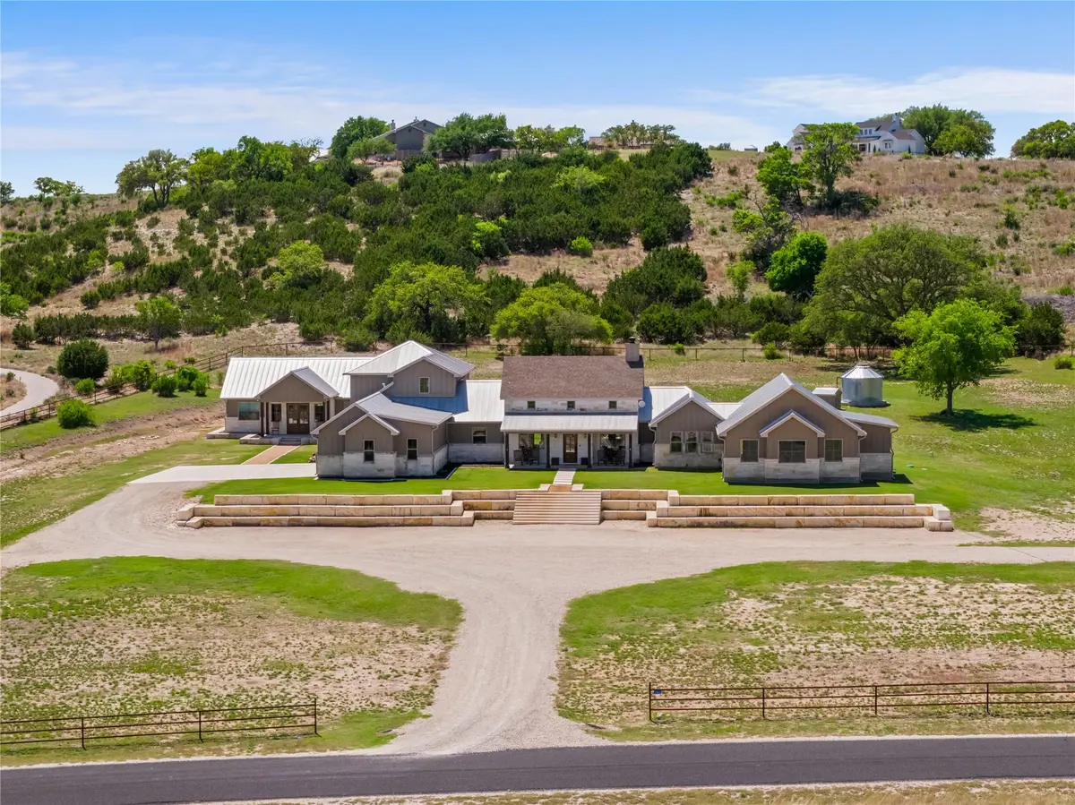 283 Soaring Eagles DR, Fredericksburg, TX 78624