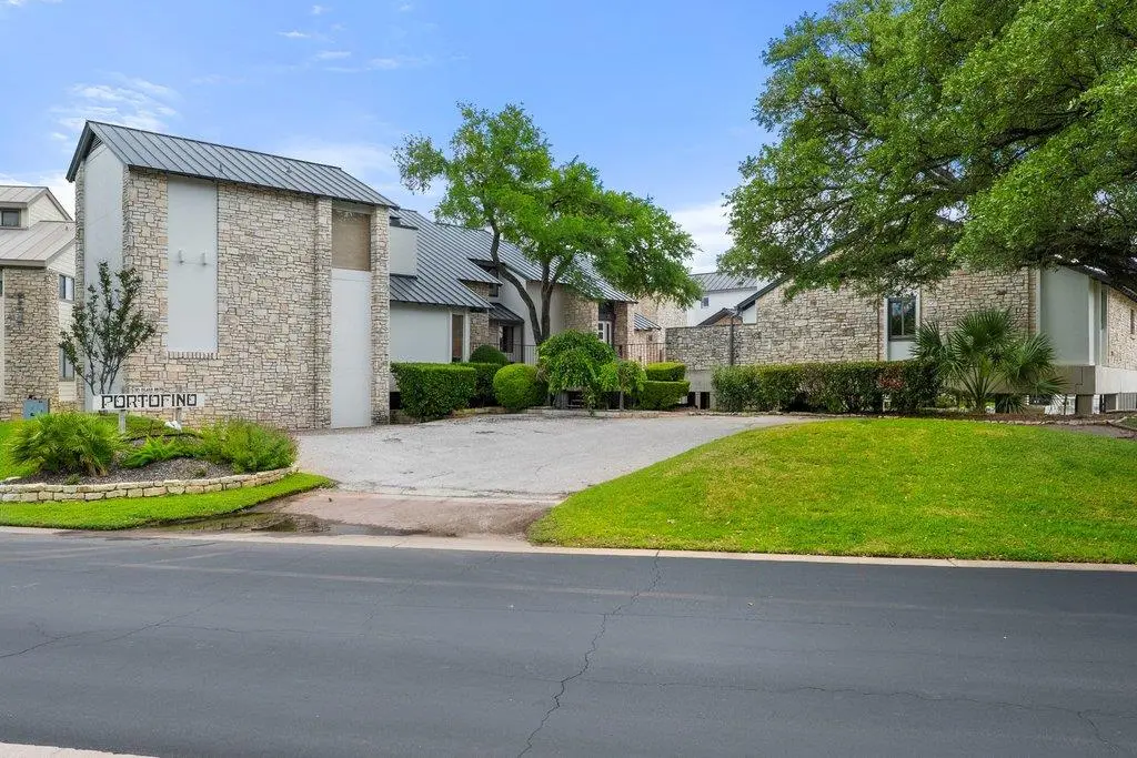 103 Island DR #2, Horseshoe Bay, TX 78657