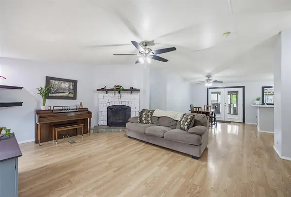 501 Turkey Tree TRL, Seguin, TX 78155