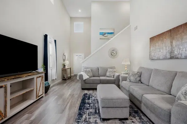 221 Frederick DR, Georgetown, TX 78626