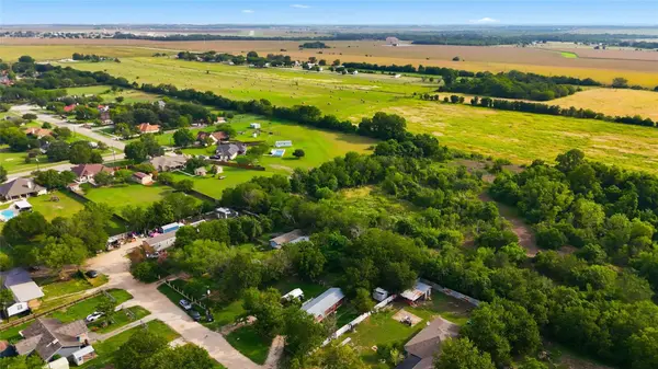 43 Skycrest DR, Martindale, TX 78655
