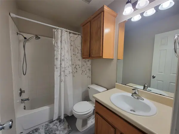 1005 Burgess DR, Leander, TX 78641