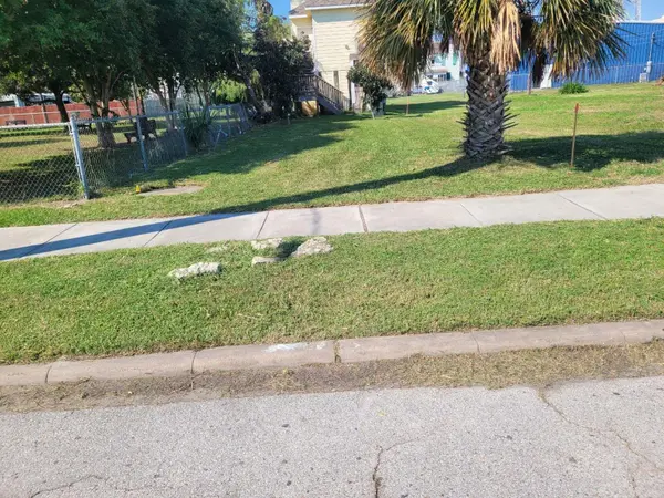 2714 Church ST, Galveston, TX 77550