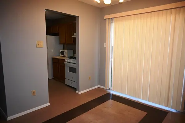 817 Lexington RD, Elgin, TX 78621