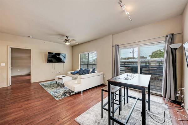5117 N Lamar BLVD #304, Austin, TX 78751