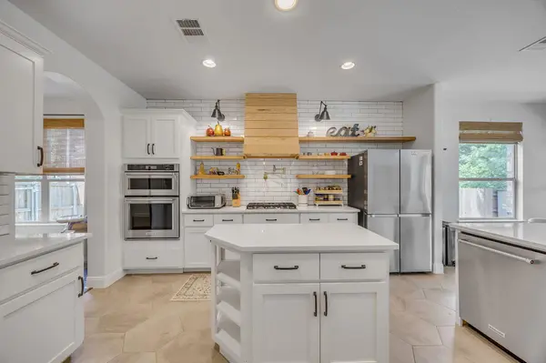 2421 Turtle Mountain BND, Austin, TX 78748