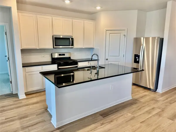 5024 Stockton LN, Del Valle, TX 78617