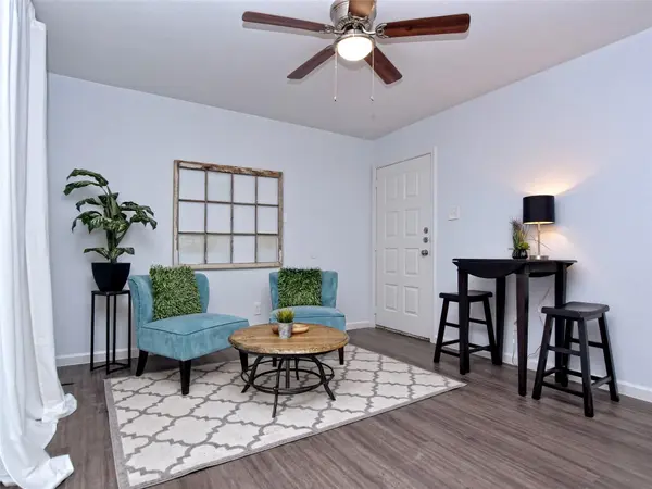 1840 Burton DR #109, Austin, TX 78741