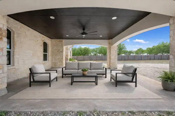 507 Rawhide RD, Seguin, TX 78155