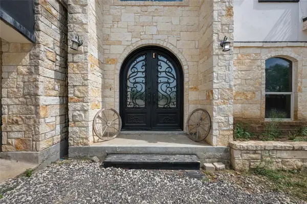 507 Rawhide RD, Seguin, TX 78155