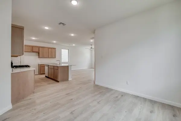 180 Hornet ST, Elgin, TX 78621