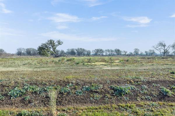 536 Northwest River RD, Martindale, TX 78655
