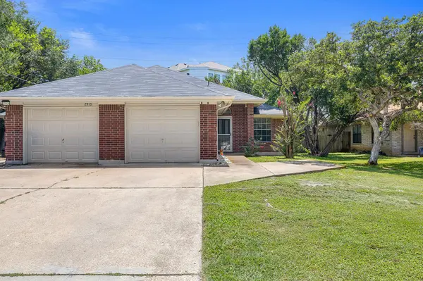 2910 Whisper Oaks LN, Georgetown, TX 78628
