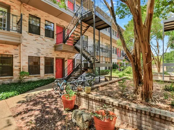 2216 San Gabriel ST #105, Austin, TX 78705