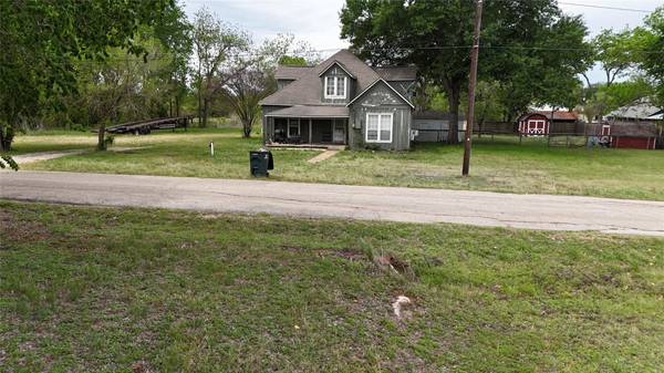 517 Giddings ST, Lexington, TX 78947