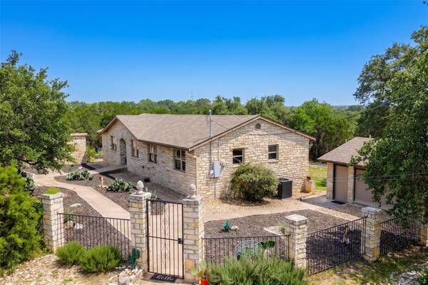 30 Pecan 2, Florence, TX 76527